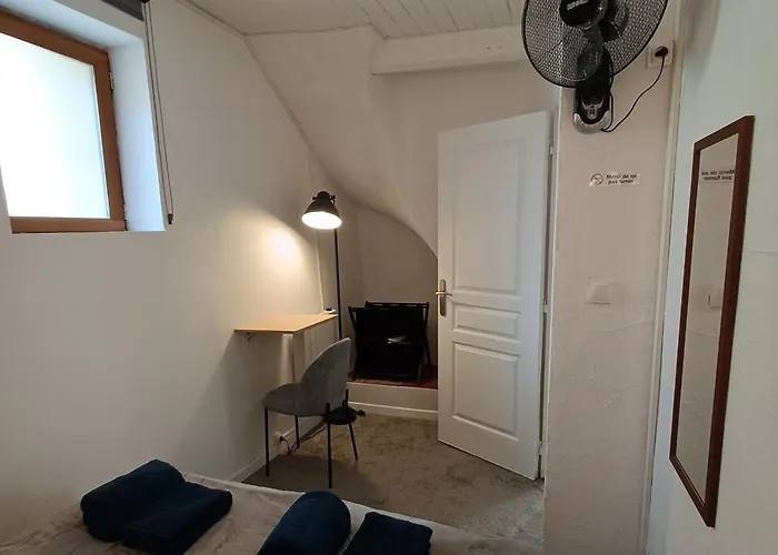 La Guitoune Du Pelican Halte A Velo * Puisserguier